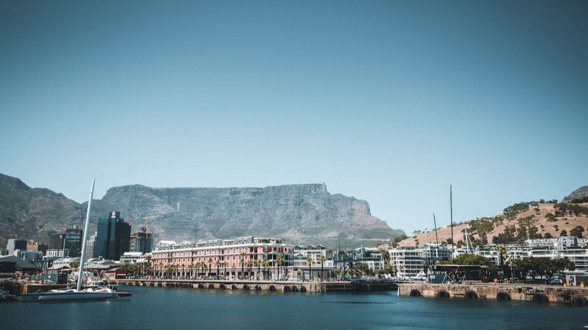 Le port du Cap et le front de mer du V&A Waterfront, au pied de la montagne de la Table