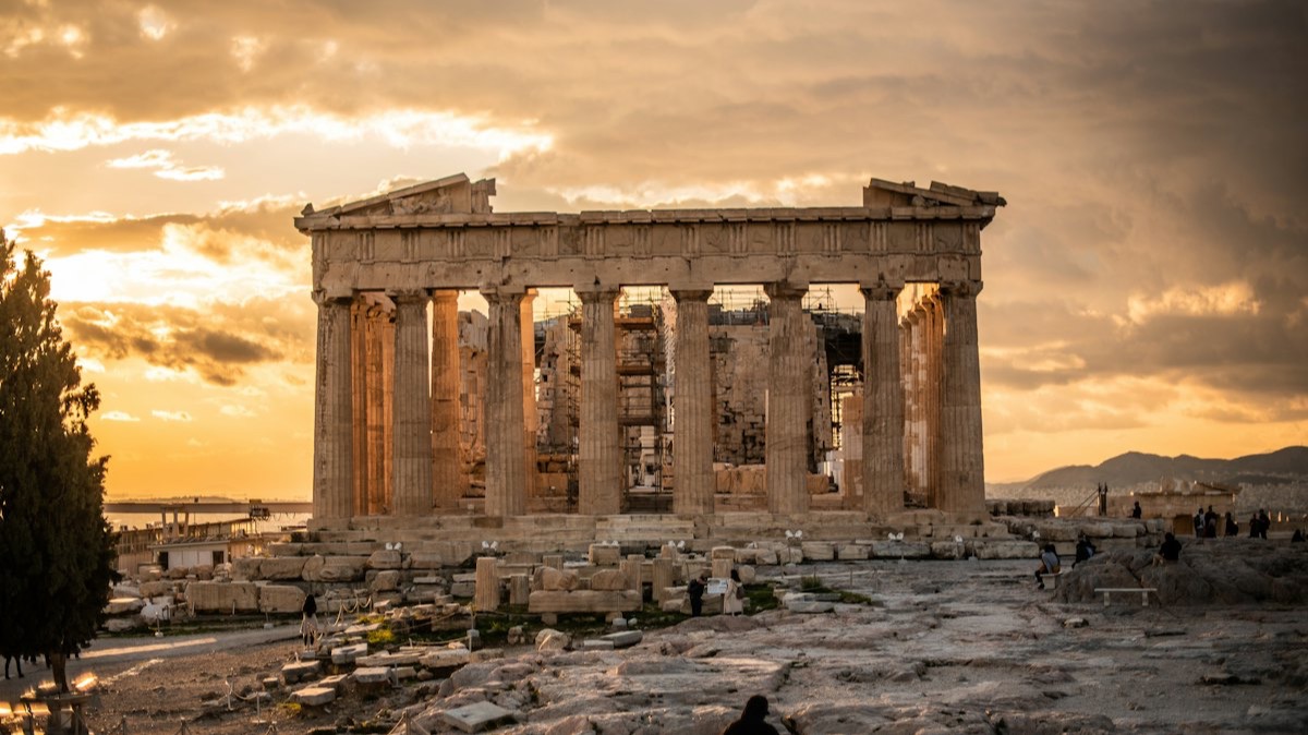 Le Parthénon, sur l'Acropole d'Athènes, dans la lumière du soir