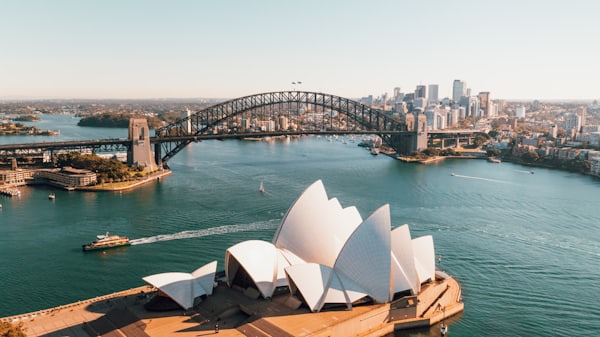 Opéra de Sydney au bord de l'eau