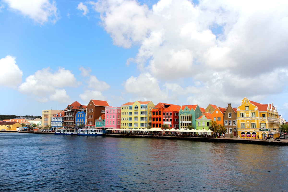 Les maisons colorées du quartier Punda à Willemstad, Curaçao