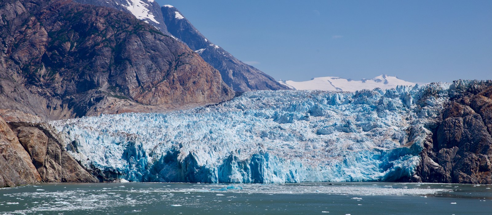 Front d'un glacier au fond du fjord de Tracy Arm, au sud de Juneau