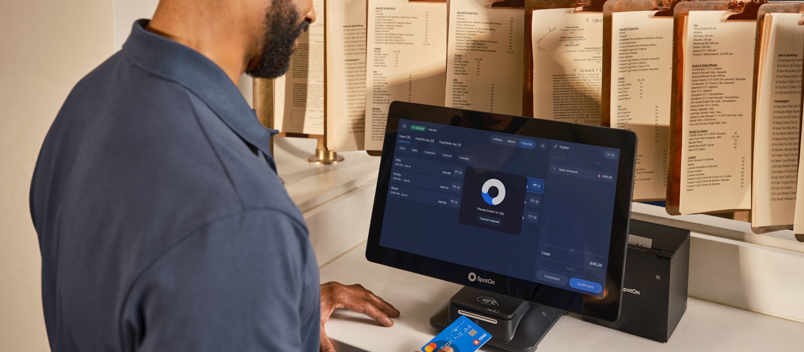 Paiement par carte bancaire sur un terminal